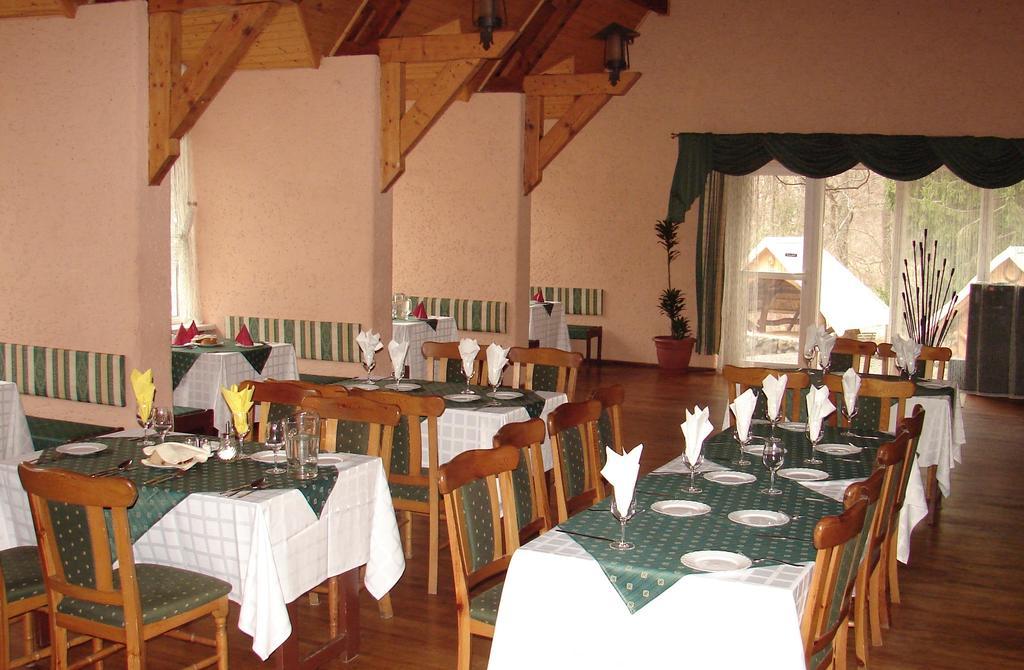 巴孔尼斯塞内耶酒店 Bačkonys 外观 照片